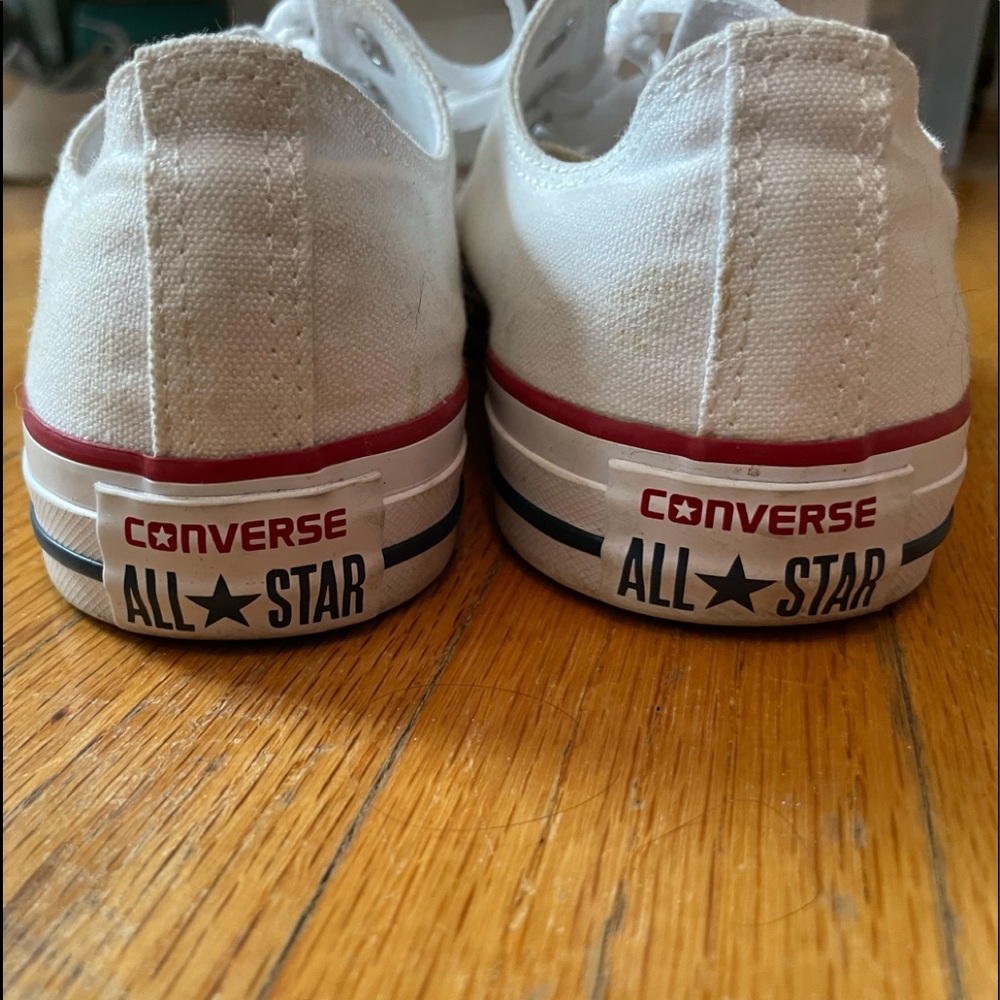 Classic low cut converse